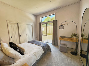 Photo 10- click for photo gallery